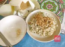 Illustration of how to steam Sophora japonica flowers 11