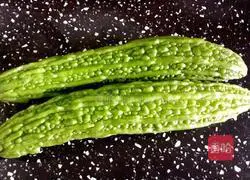 Sweet and sour Illustration of how to make bitter melon 1