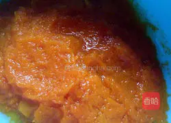 Illustration of how to make pumpkin hair cake 1