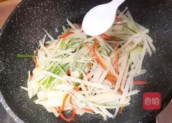 Illustration of how to make crispy lotus root 10