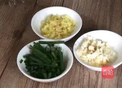 Illustration of how to make oyster sauce potato slices 3