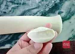 Illustration of how to make bean paste buns 7