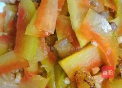 Illustration of how to stir-fry watermelon rind 4