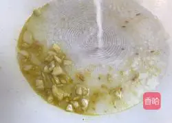 Red mouth and green mouth Illustrations of what parrots do 8