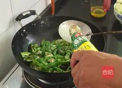 Illustration of how to stir-fry hot pepper 7