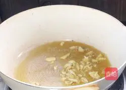 Illustration of how to stir-fry Chinese cabbage with mushrooms 5