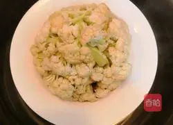 Illustration of how to make steamed organic cauliflower 5