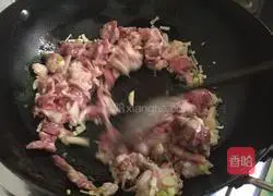 Illustration of how to make fried pork slices with green pepper 4