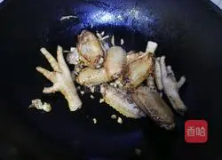 Illustration of how to make braised chicken wings and chicken feet 7
