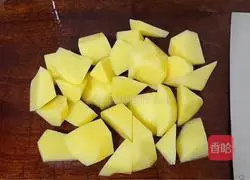 Illustration of how to make braised potatoes with sauce 1