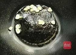 Illustration of how to make fried cucumber and carrot with fungus 4