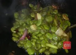Illustration of how to make braised beans in oil 6