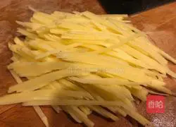 Illustration of how to make cold shredded potatoes 1