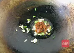 Illustration of how to make braised zucchini with sauce 3