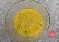 Illustration of how to make fried bean paste with garlic eggs 7