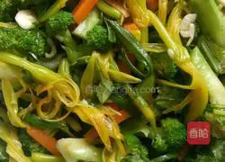 Illustration on how to make innovative shrimp, yellow and broccoli 3