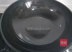 Illustration of how to make broccoli mixed with black fungus 10