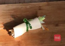 Vegetarian roll Illustration of how to make three silk threads 14