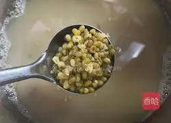 Illustration of how to make mung bean and pumpkin soup 5