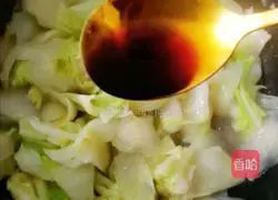 Illustration of how to make fried vermicelli with cabbage 8