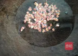 Illustration of how to stir-fry pumpkin shreds with dry pepper 3