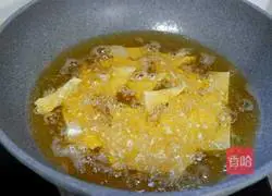 Illustration of how to make honey barbecued pork tofu wedges 2