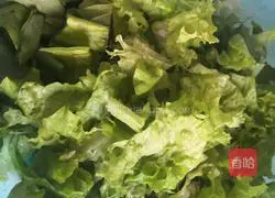 clear Illustration of how to make fried lettuce 1