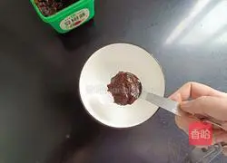 Illustration of how to make sauced cowpeas 6