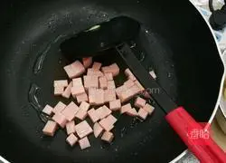 Illustration of how to make fried sausage with corn and cucumber 2