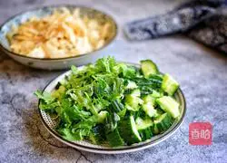 Illustration of how to make cold cucumber and tofu skin 2