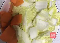 Illustration of how to make vinegared fungus and cabbage 2