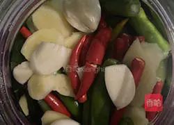 Illustration of how to make crispy pickled cucumbers 8