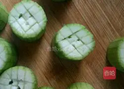 Illustration of how to make garlic loofah 4