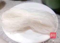 Illustration of how to make vermicelli spinach 2