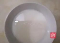 Illustration of how to make garlic and lotus root slices 4