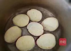 Non-fried oil Illustration of how to fry sweet potato slices 2