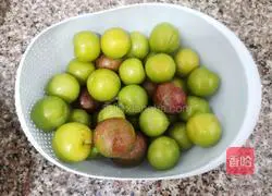 Illustration of how to make pickled sour plums with white sugar 1