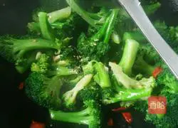 Garlic Broccoli Recipe Illustration 7