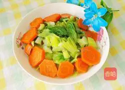 Illustration of how to stir-fry carrots and mustard greens 14