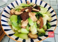 Illustration of how to stir-fry rapeseed with mushrooms 10