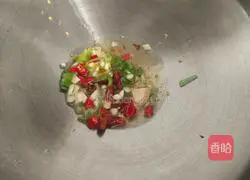 Illustration of how to stir-fry rapeseed with mushrooms 5