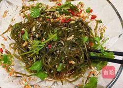 Illustration of how to make cold kelp shreds 3