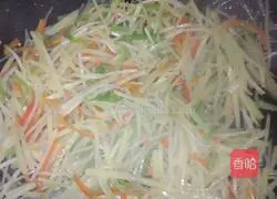 Illustration of how to make shredded green pepper and potato 9