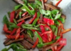 Illustration of how to make fried tofu with celery 6