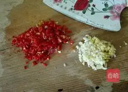 Illustration of how to make spicy cold kelp 4