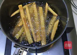 Illustration of how to make homemade French fries 3