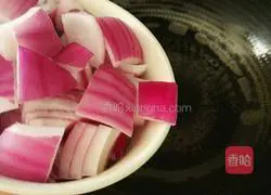 Illustration of how to stir-fry onions and loofah 5