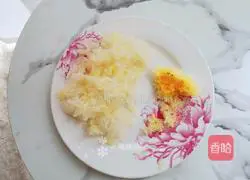Illustration of how to cook white fungus and stir-fried cauliflower 3