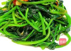 Illustration of how to stir-fry sweet potato sprouts in lard 5