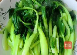 Illustration of how to make garlic greens 5